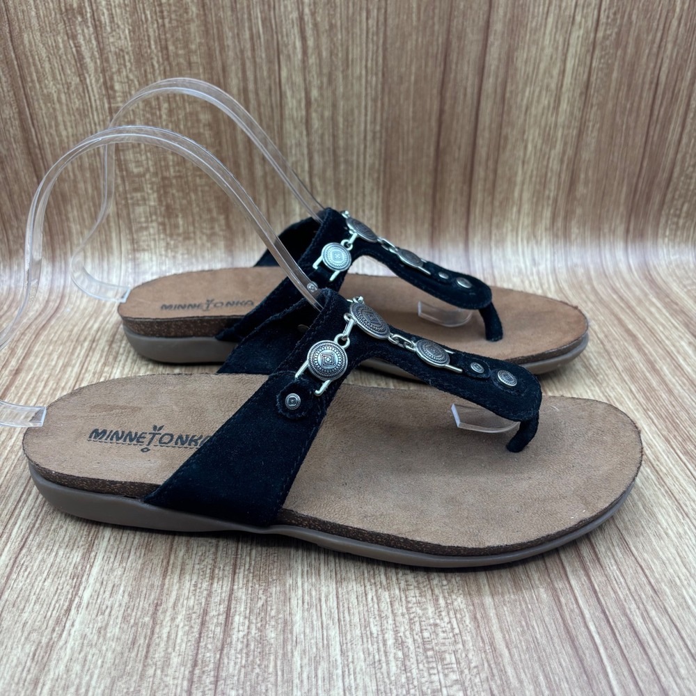 Minnetonka Brecca Thong Sandals Black Womens 8 Suede Medallion Slide 71000 BLK